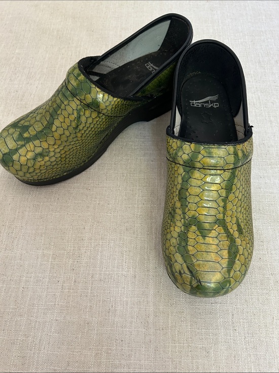 Dansko Shoes - Dansko Professional Python Patent Green Clogs Women's Size 39 Snakeskin Leather